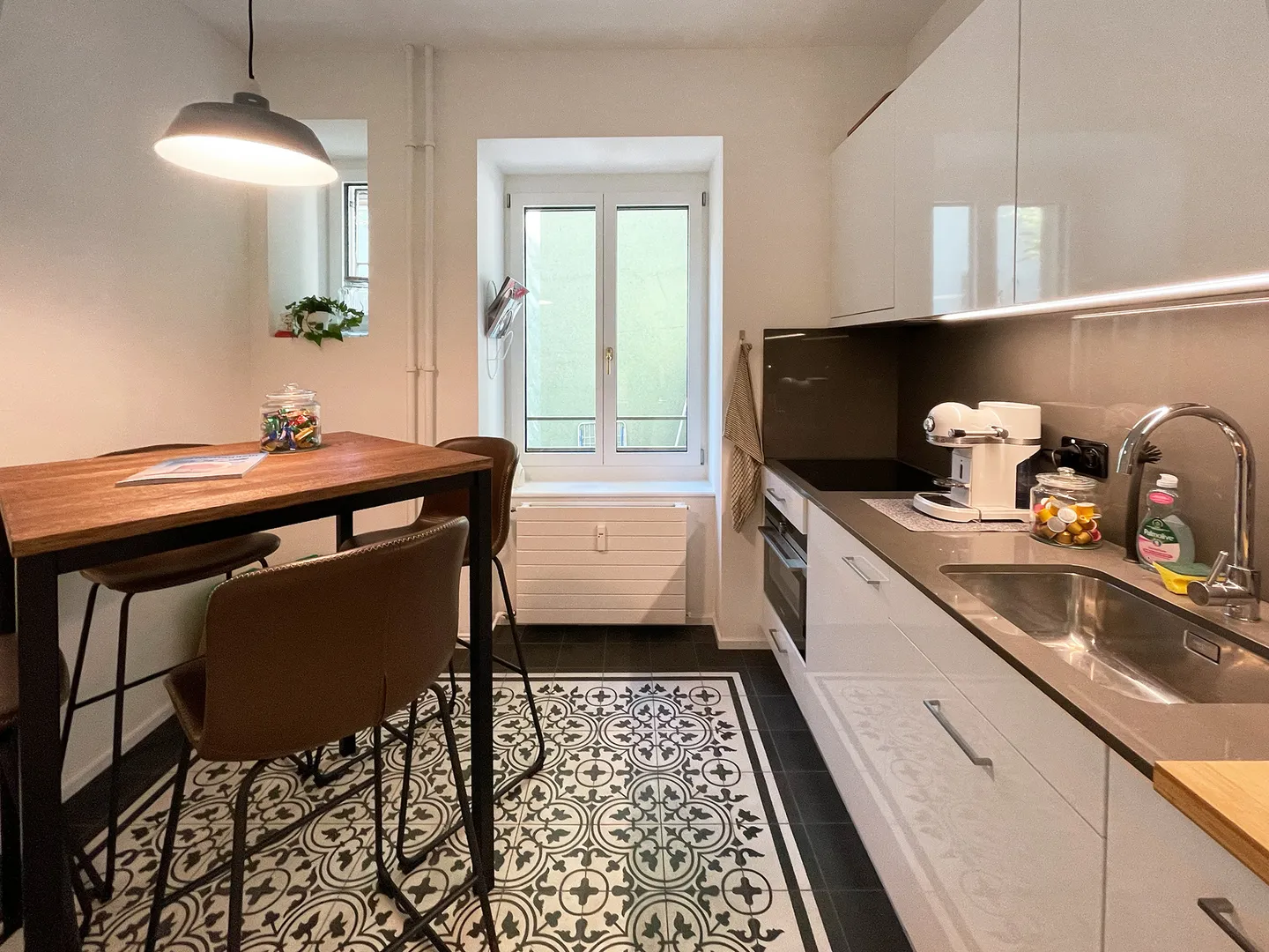 Stylish Retail Space/Office in Zurich District 4 (Zwinglistrasse) - Photo 7 of 8