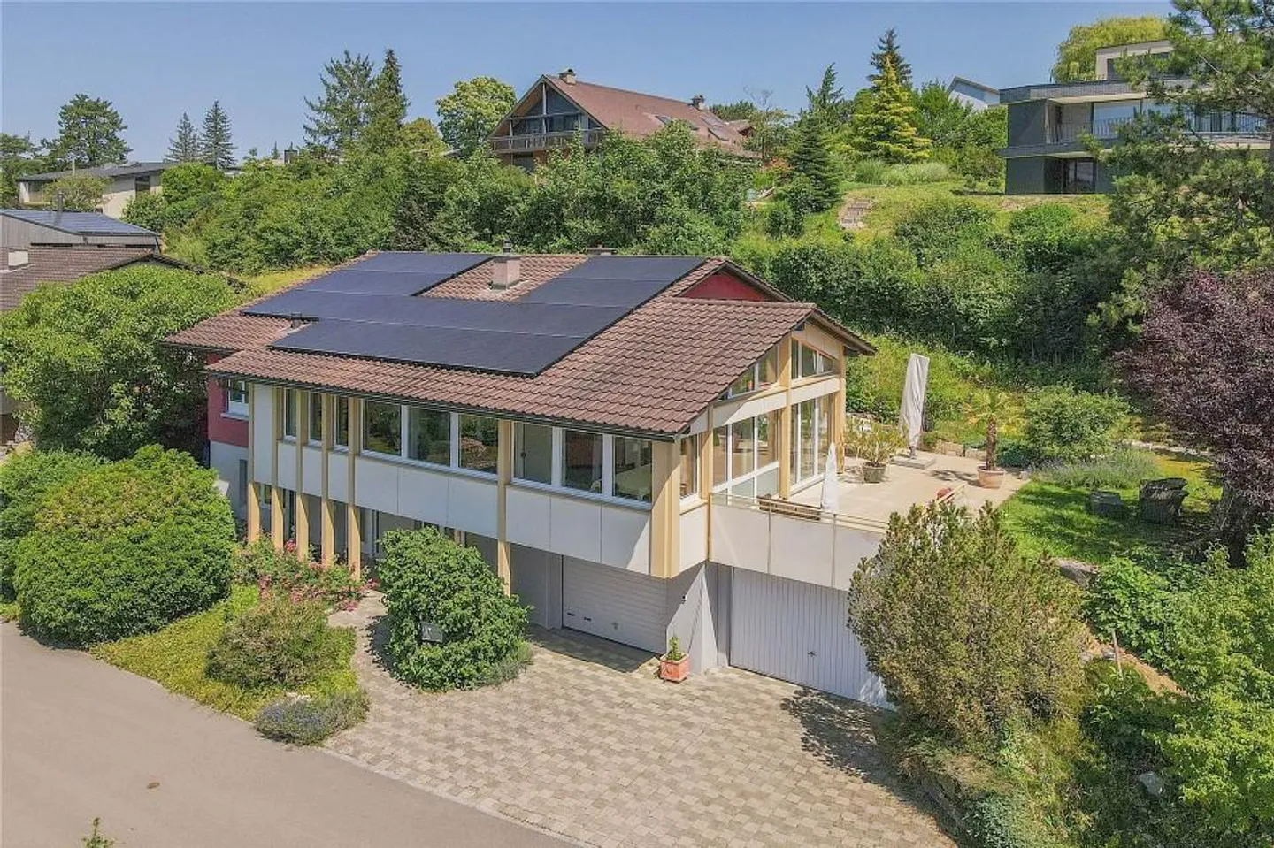 In the best location: 6.5-room single-family home with convincing space offer - Photo 1 of 13