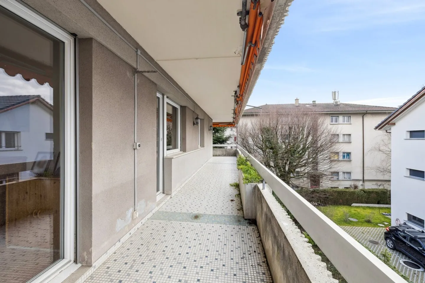 Geräumige Wohnung mit großem Balkon - Foto 6 von 10