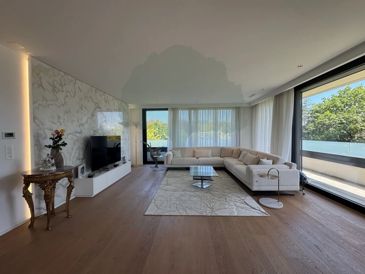 Superb 5.5-room apartment of 170 m² with a 62 m² terrace - Photo 6 of 37