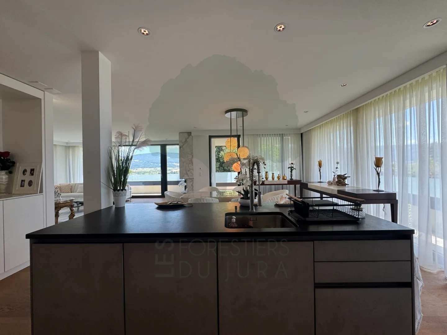 Superb 5.5-room apartment of 170 m² with a 62 m² terrace - Photo 14 of 37