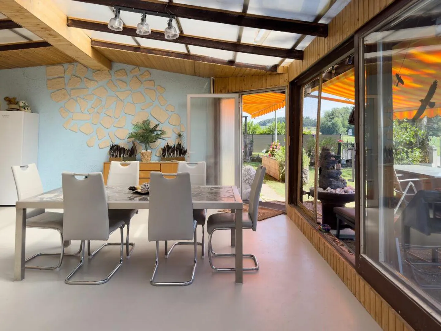 Maison individuelle de 6,5 pièces avec véranda, atelier et dépendances polyvalentes - Photo 11 sur 28