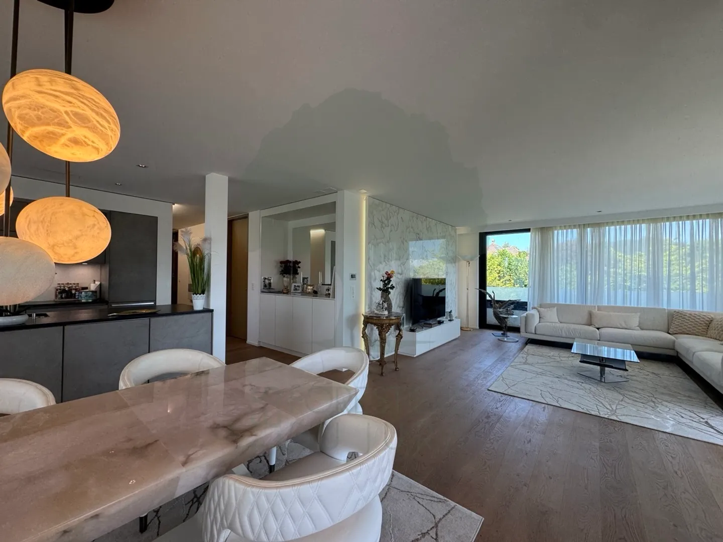Superb 5.5-room apartment of 170 m² with a 62 m² terrace - Photo 1 of 37