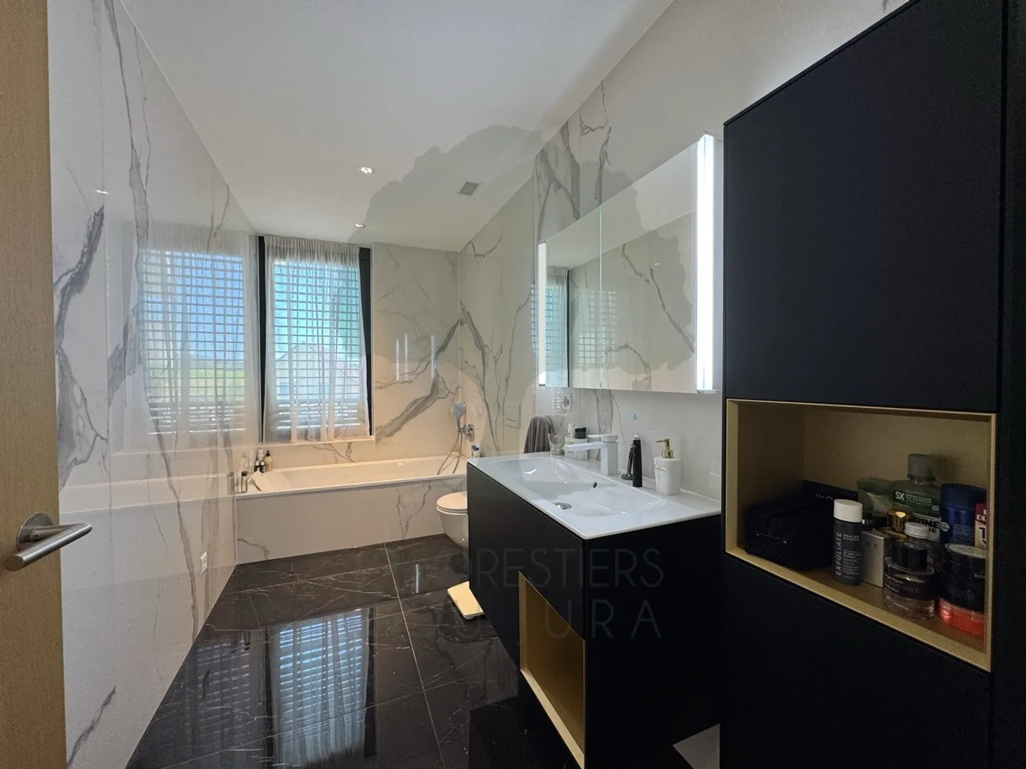 Superb 5.5-room apartment of 170 m² with a 62 m² terrace - Photo 17 of 37