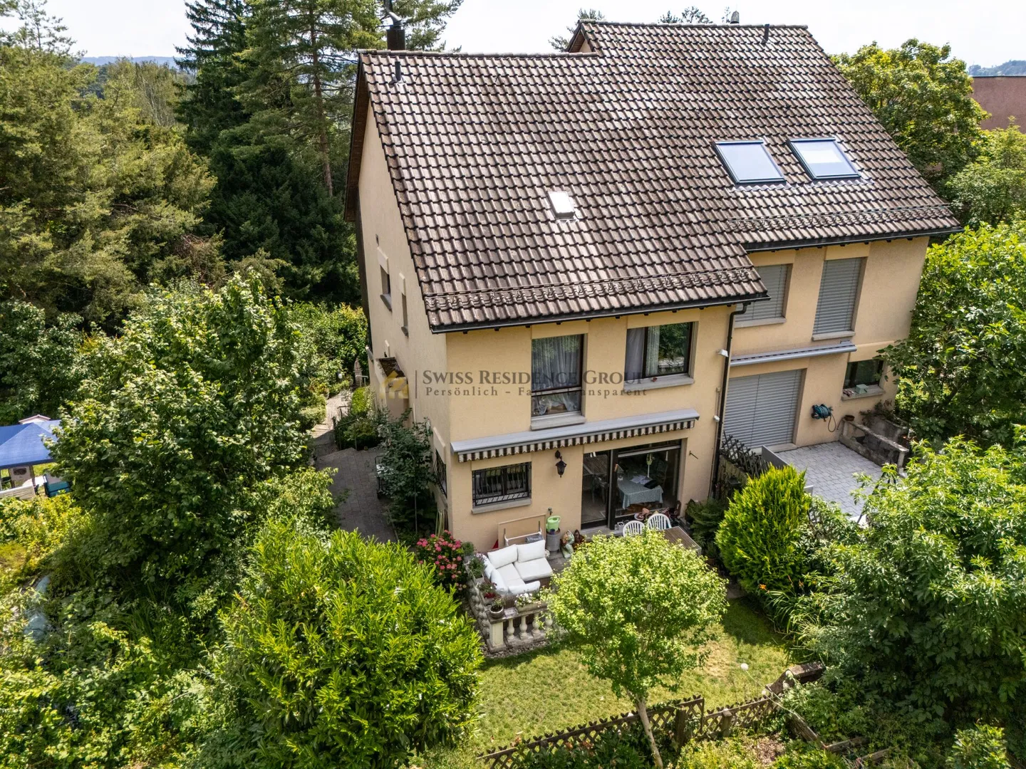 Vivre de manière idyllique au pied de l'Üetliberg - Maison jumelée stylée de 6,5 pièces - Photo 1 sur 24