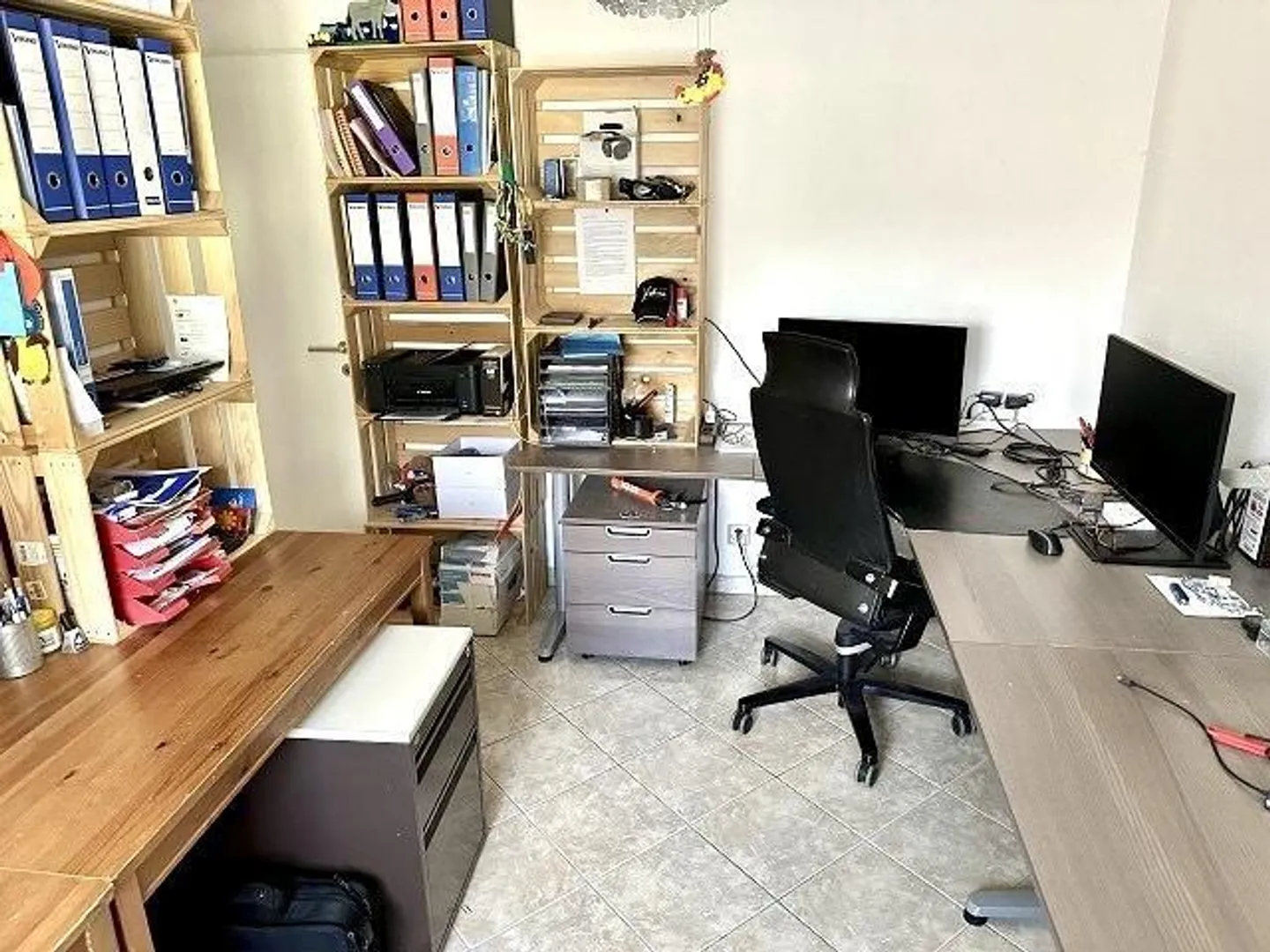 Appartamento di 4 stanze al 1° piano in una posizione tranquilla e soleggiata con vista - Foto 11 di 25