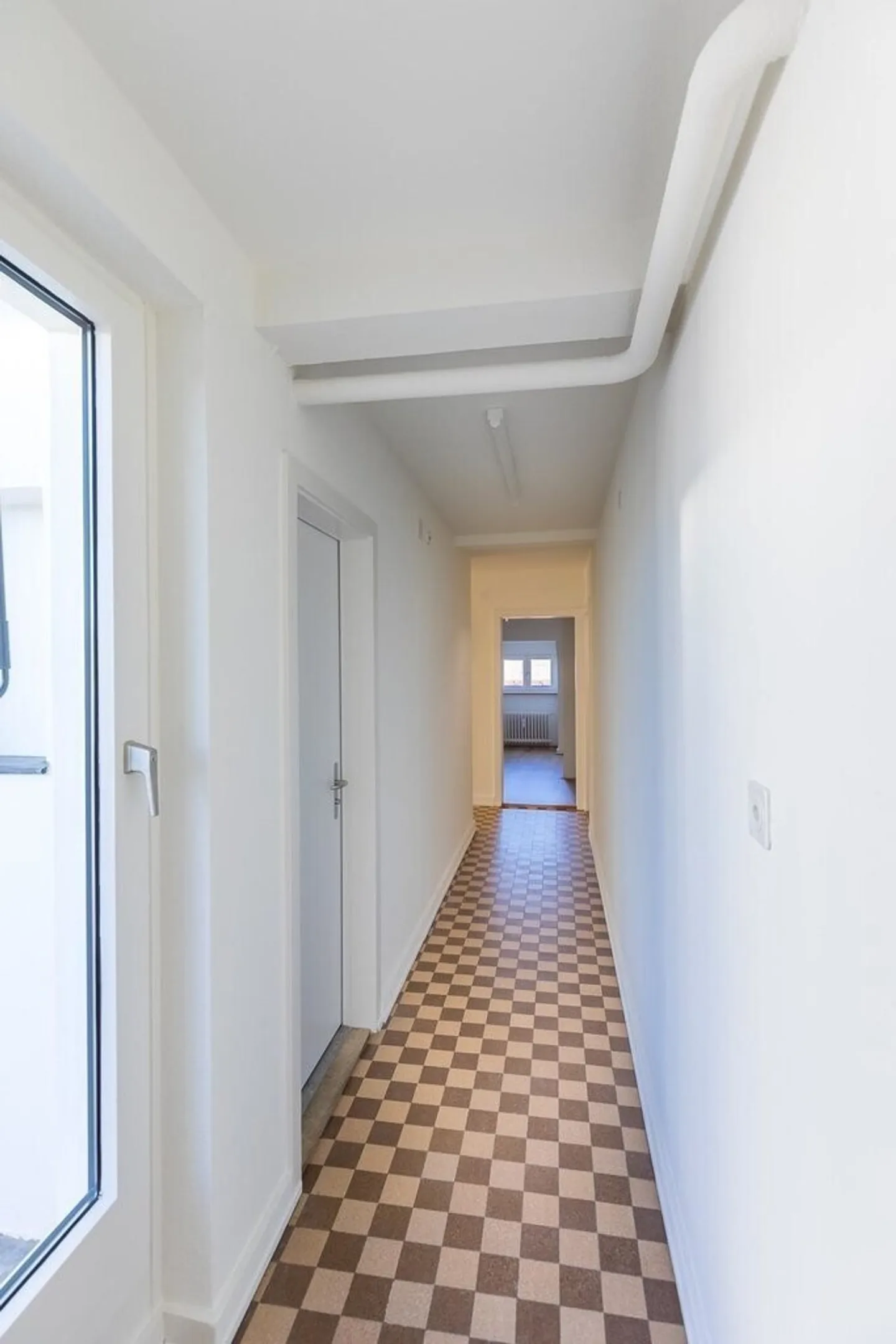 Renovierte 1-Zimmer-Mansarde im Herzen von Basel - Foto 2 von 6
