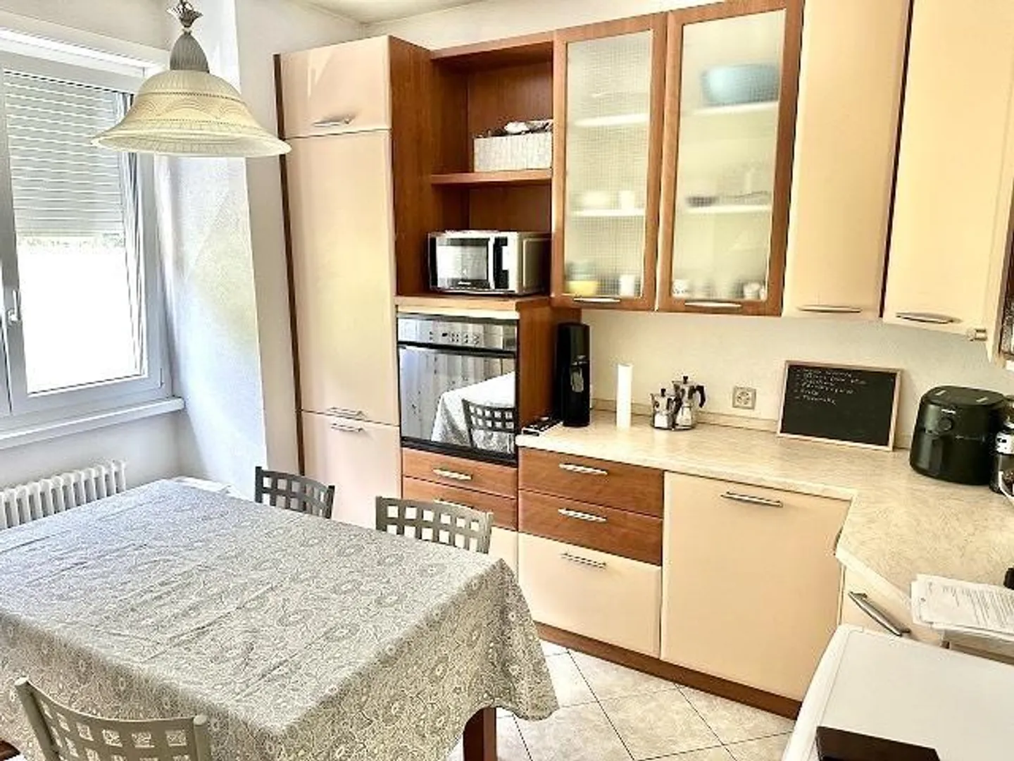 Appartamento di 4 stanze al 1° piano in una posizione tranquilla e soleggiata con vista - Foto 6 di 25