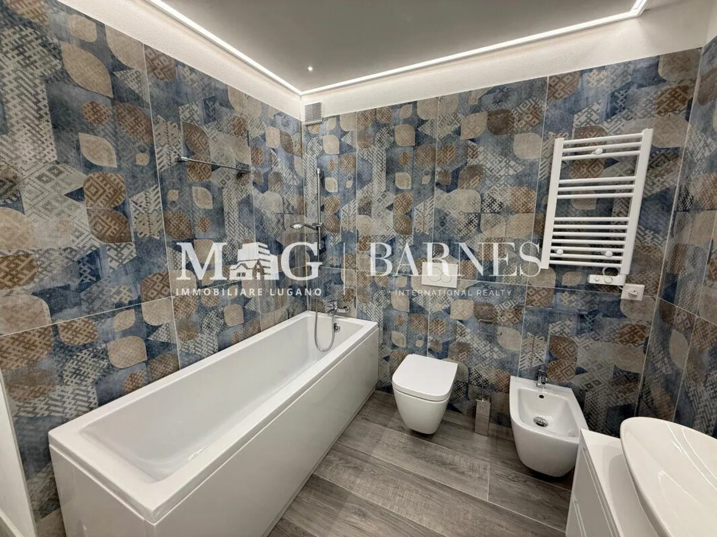 Lugano, Castagnola: Directly on the Lake - 4.5 room apartment - Photo 7 of 9