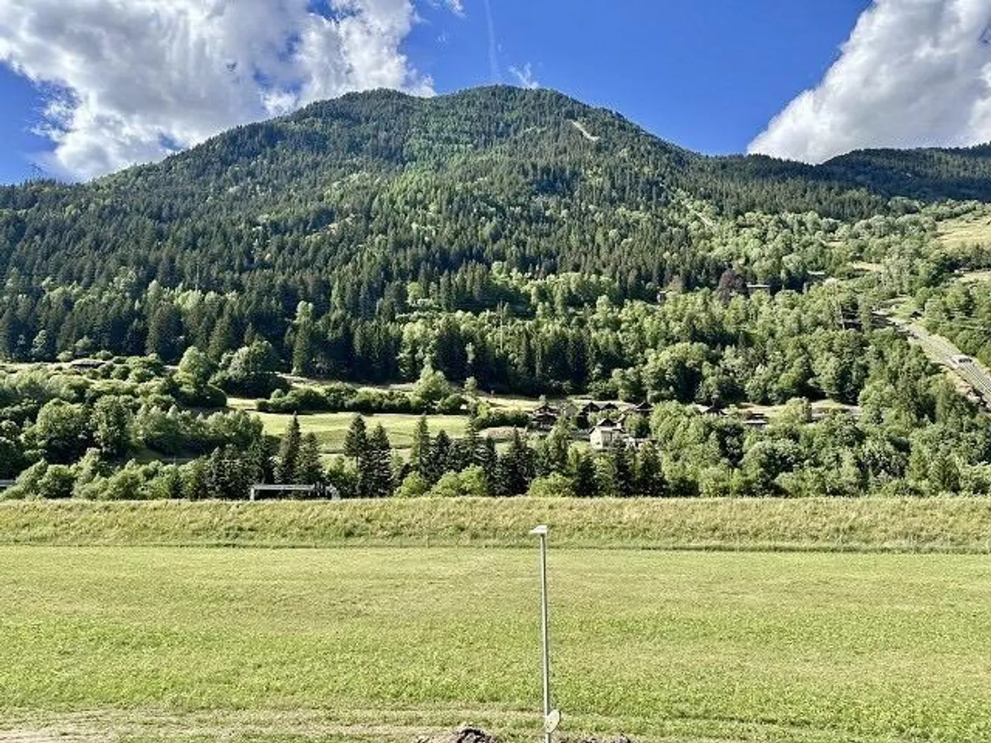 Appartamento di 4 stanze al 1° piano in una posizione tranquilla e soleggiata con vista - Foto 14 di 25