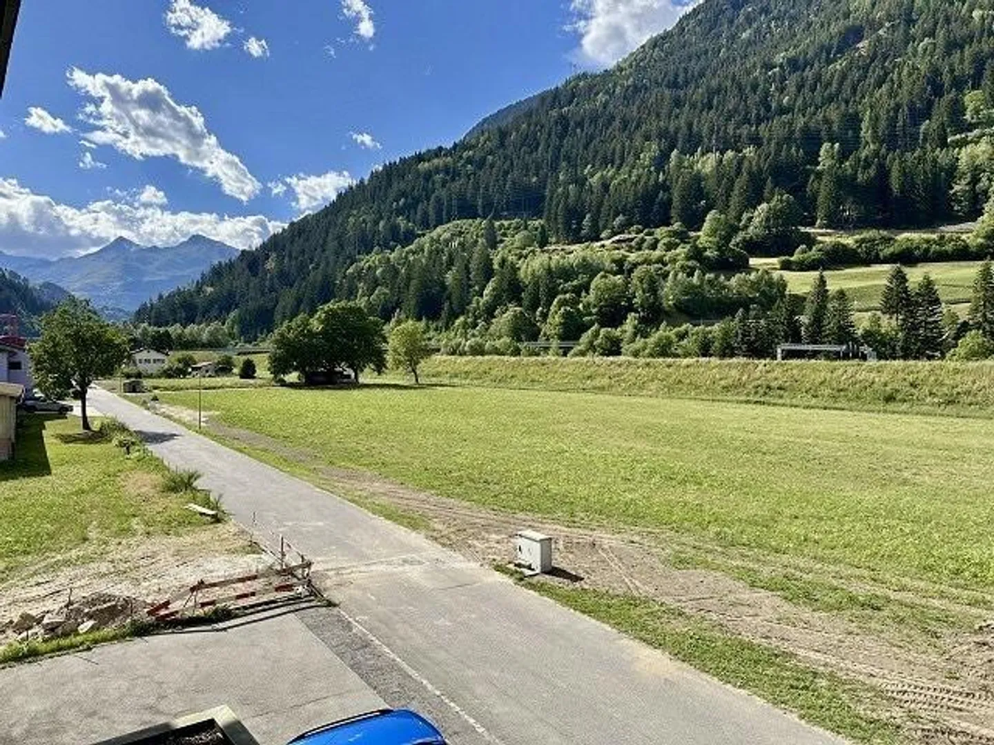 Appartamento di 4 stanze al 1° piano in una posizione tranquilla e soleggiata con vista - Foto 15 di 25