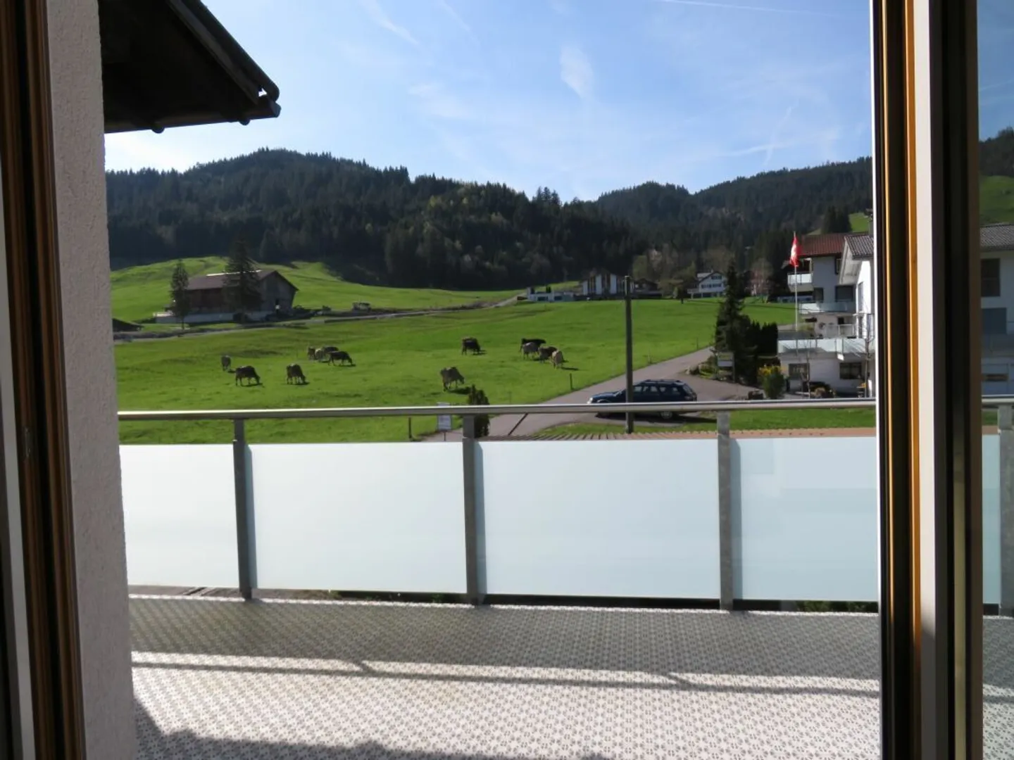 Geräumige Wohnung mit Bergsicht - Foto 7 von 9