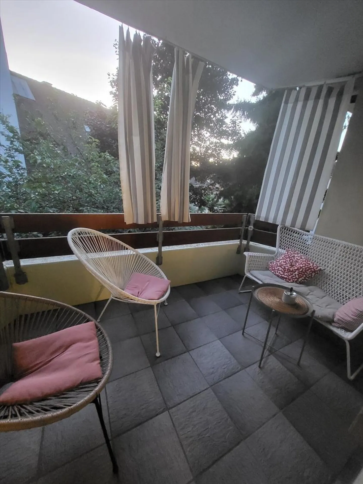 4.5-Room Maisonette Apartment with Suite & much more.. in a central location in Birsfelden - Birsköpfli & Hardwald.. Recreation area - Photo 1 of 8
