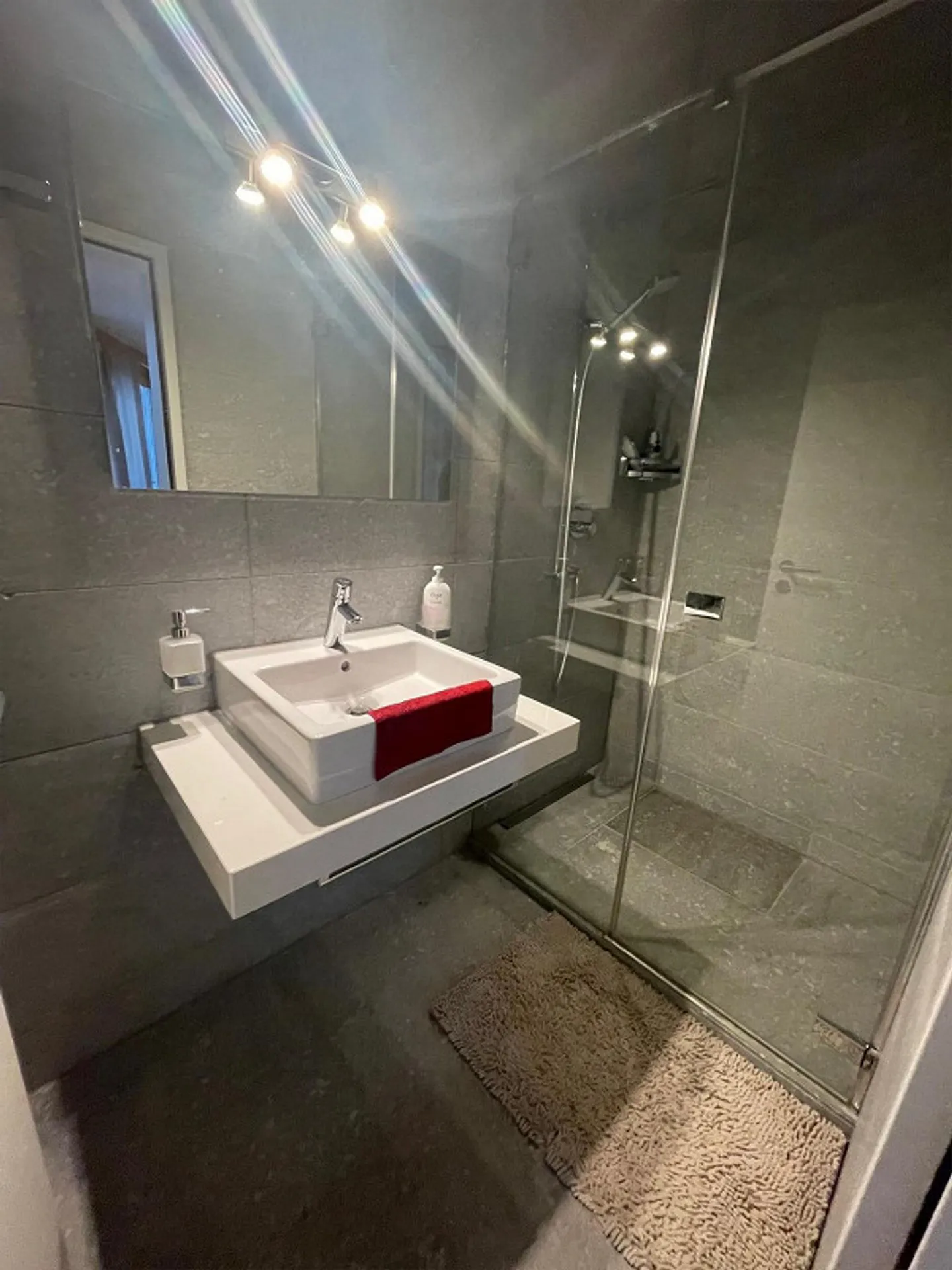 Appartement 5.5 pièces dans 2 unités en emplacement privilégié - Photo 8 sur 11