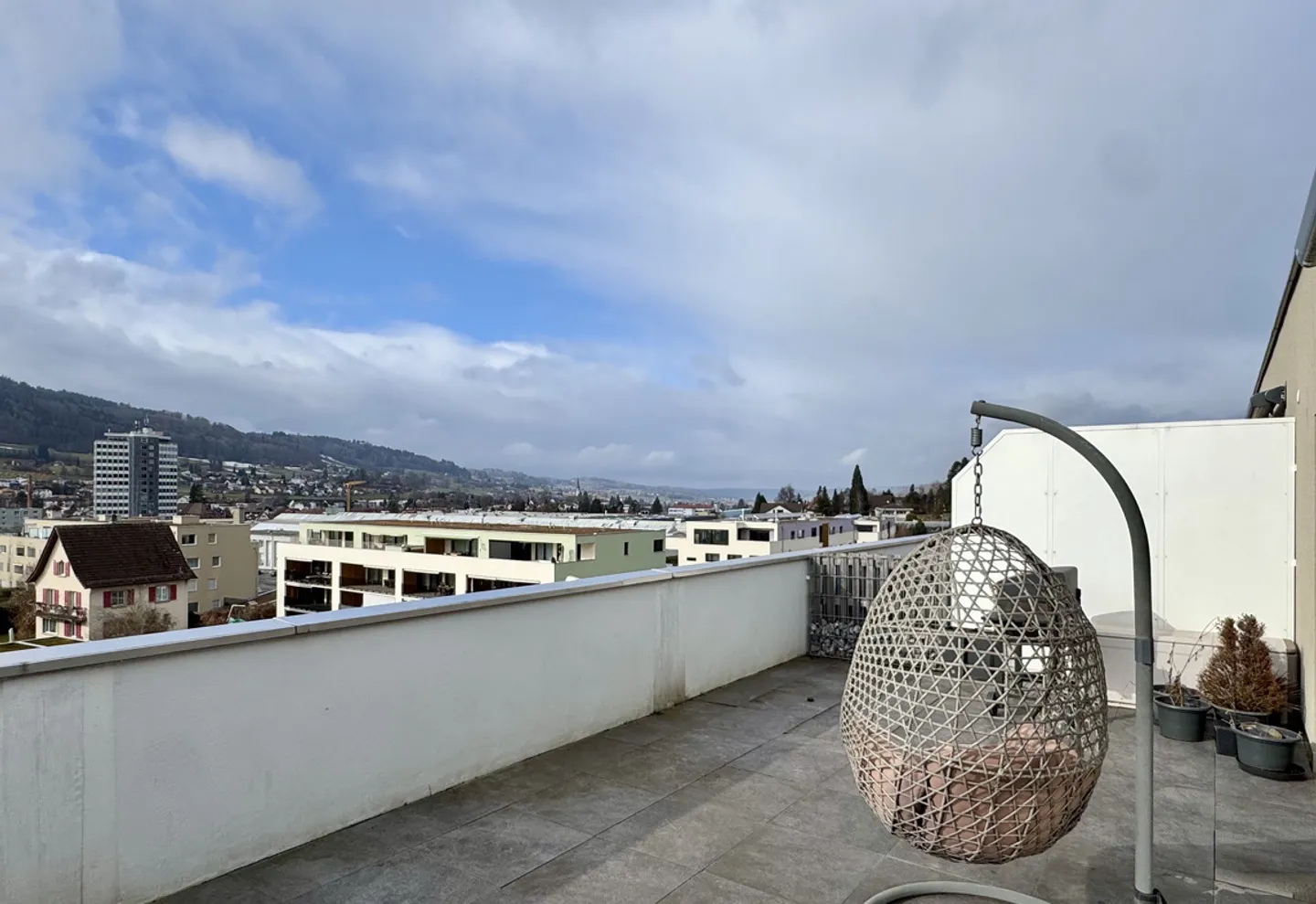 Appartement Attique Moderne avec Terrasse - Photo 6 sur 9