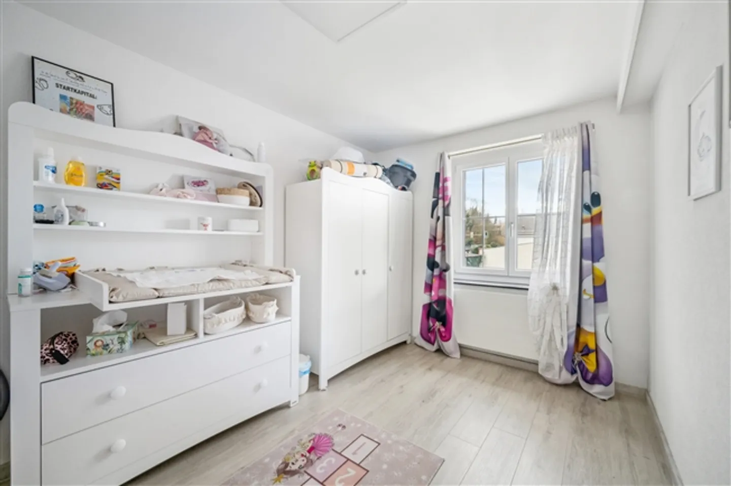 4.5-room corner townhouse with garden & pool in Oberwil BL - Photo 4 of 13