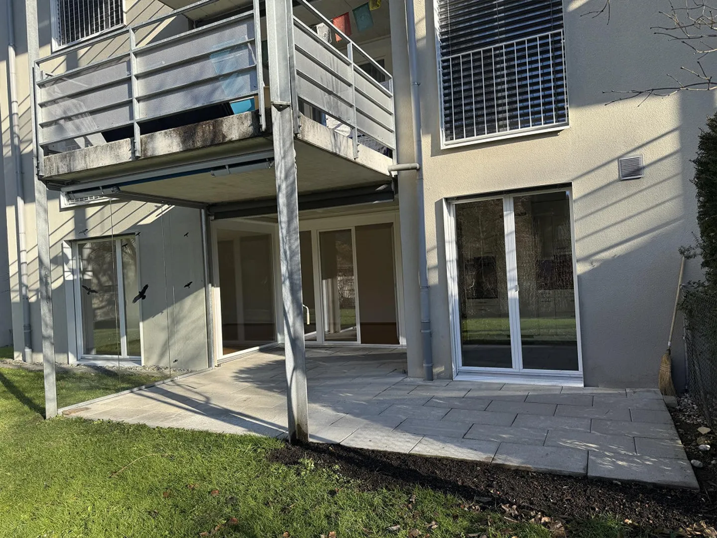 Modern, age-appropriate 4.5-room apartment with large lawn area - Photo 9 of 13