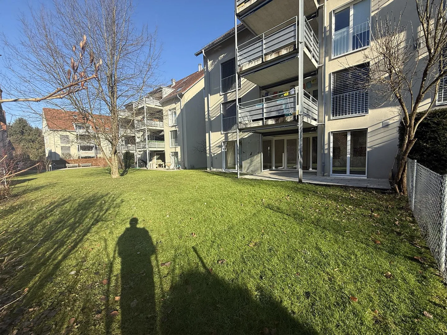 Modern, age-appropriate 4.5-room apartment with large lawn area - Photo 10 of 13