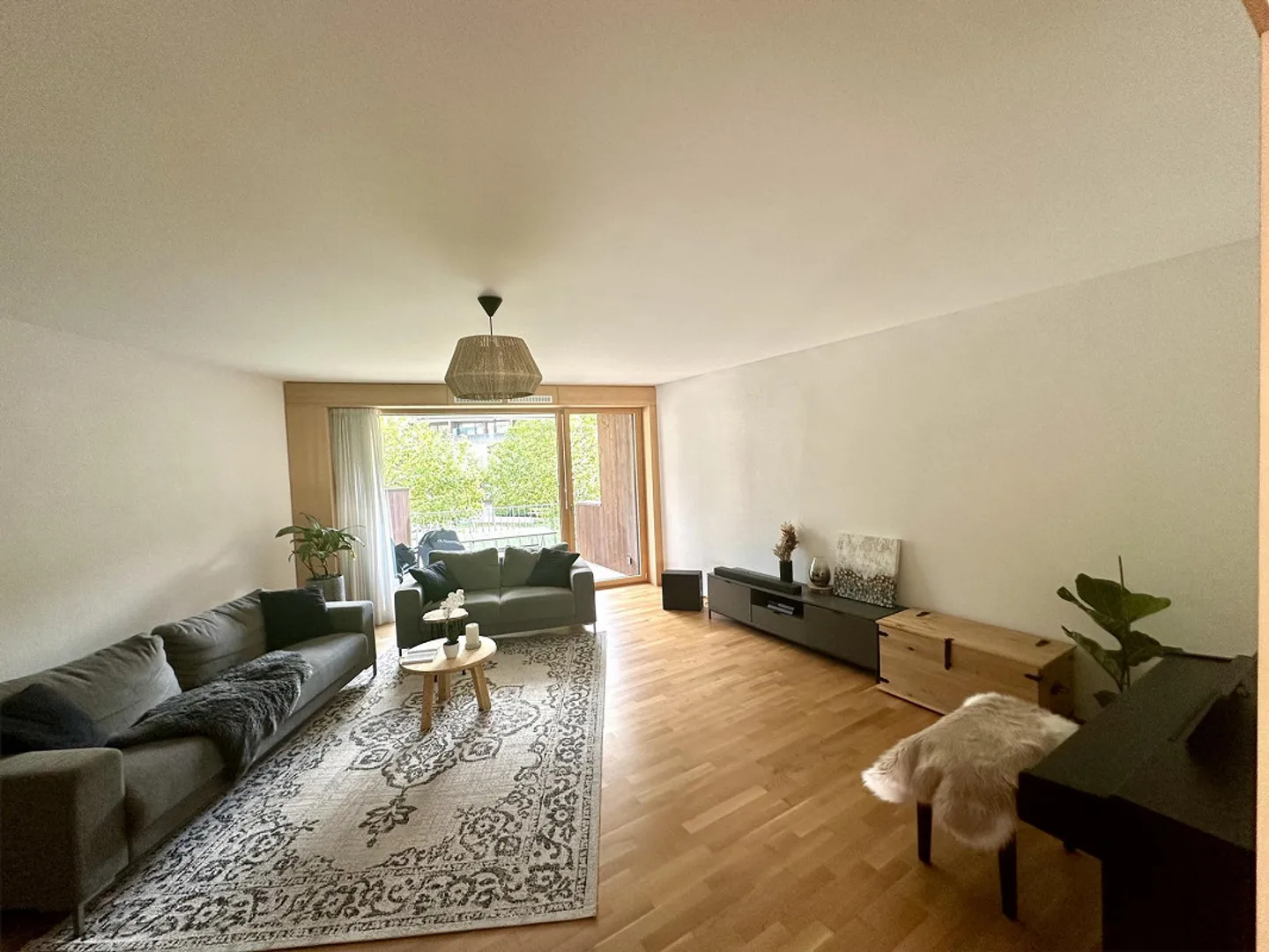 Grosse 2.5 Zimmer Wohnung - Foto 2 von 8