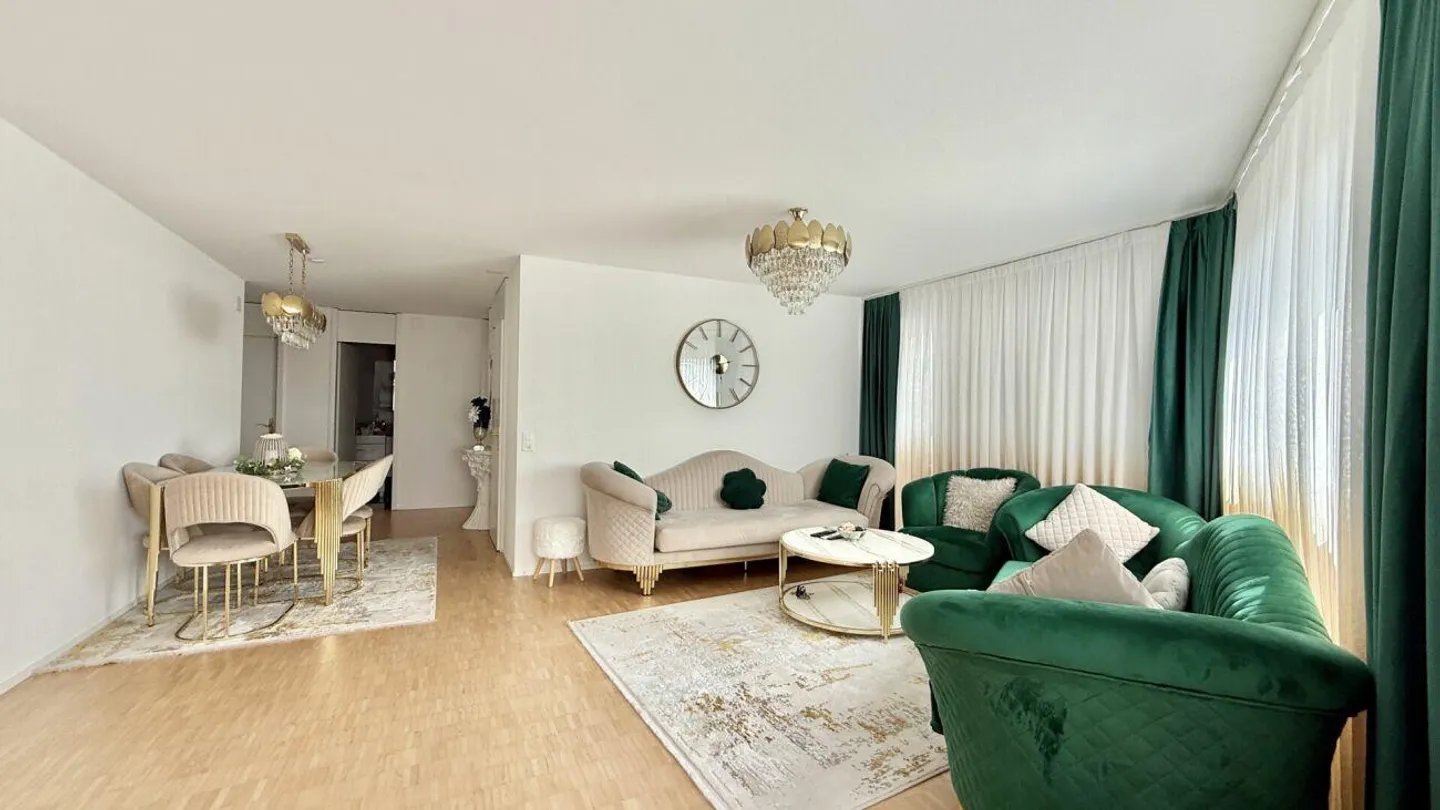 Spacious 4.5-room apartment in the popular Holenacker district - Photo 2 of 10