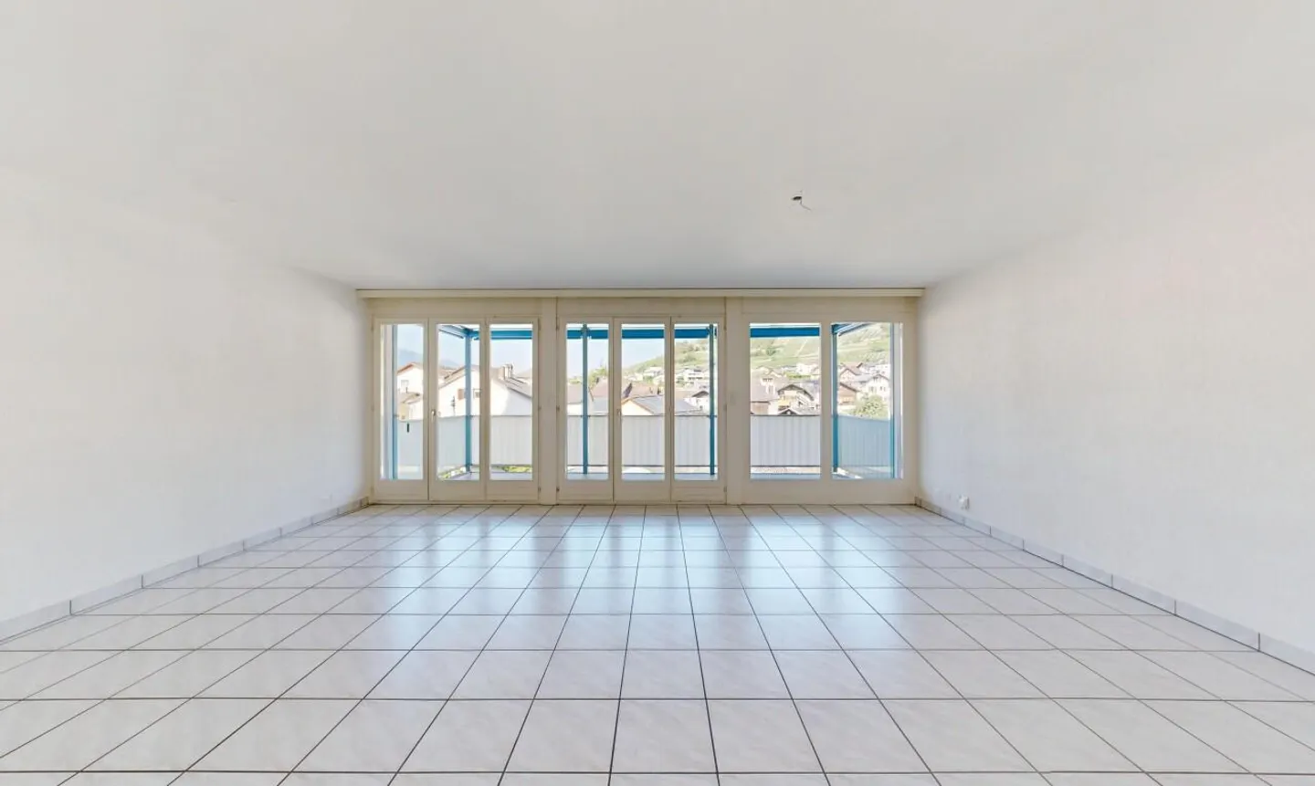 Appartement spacieux de 4.5 pièces dans un emplacement central à Salgesch - Photo 8 sur 11