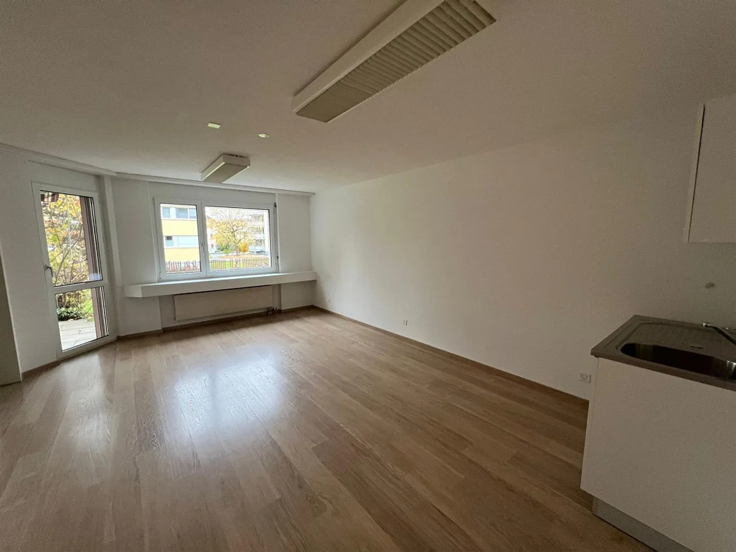 Your new practice / Your new office in a central location - Photo 2 of 10