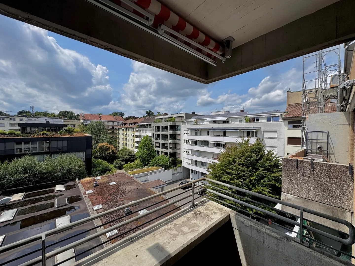 Living in the Heart of Basel - Stylish, with Elevator and Double Balcony - Photo 4 of 10