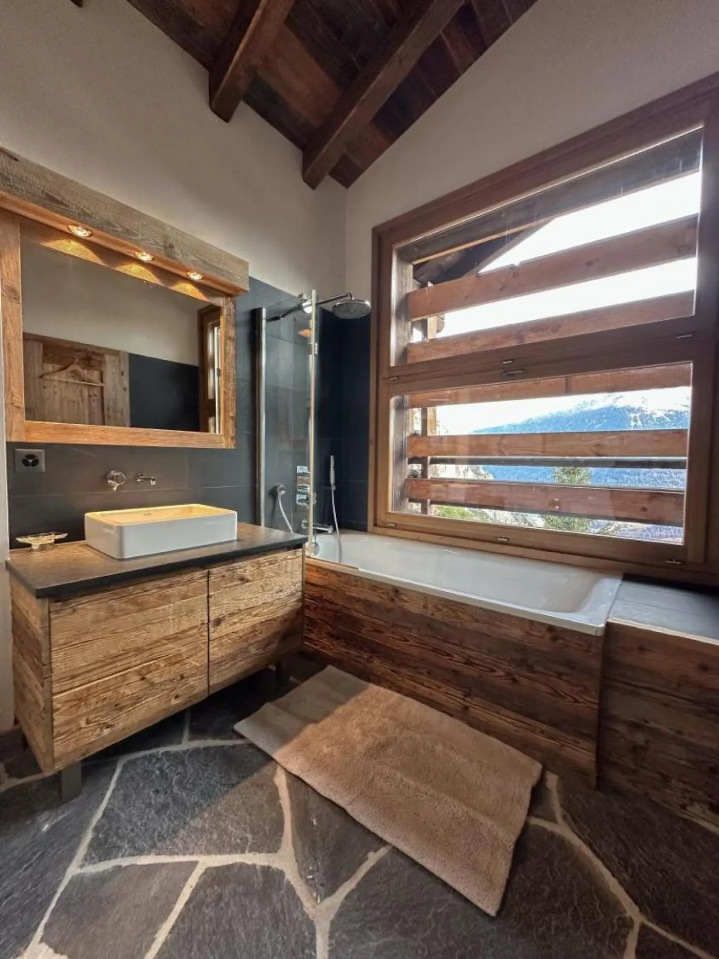 5.5-room chalet in Vens (Sembrancher) - Photo 11 of 13