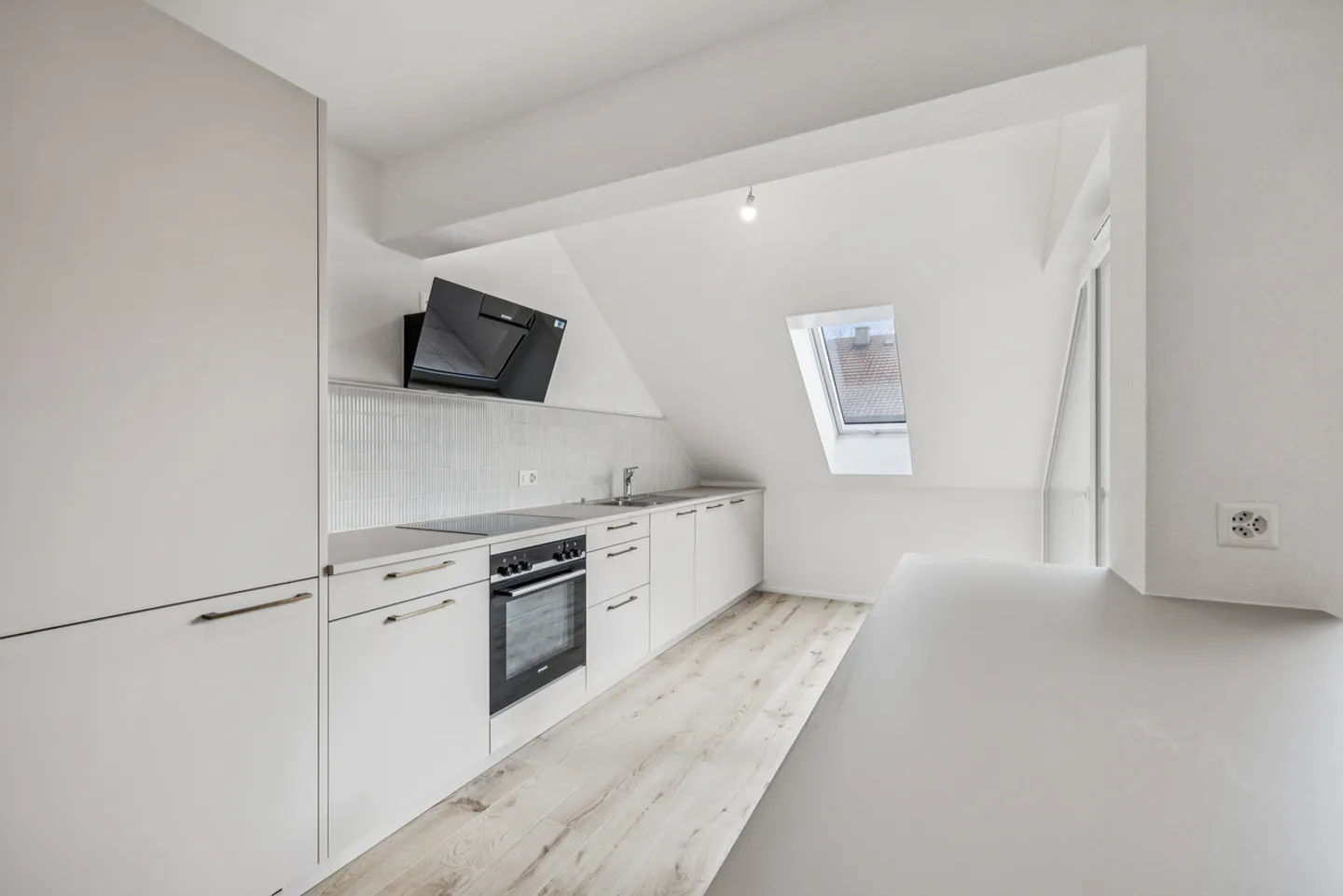 Dorf XVI - Charmante 4,5 Zimmer mit Balkon - Foto 2 von 8