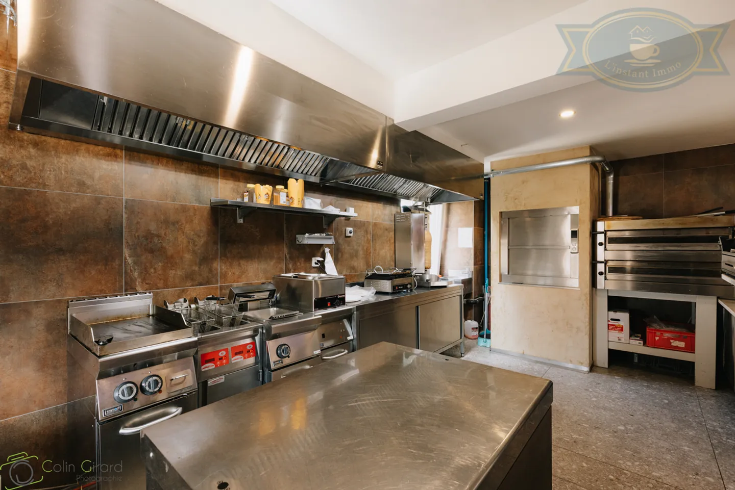 Mixed-use building for sale - Photo 12 of 14