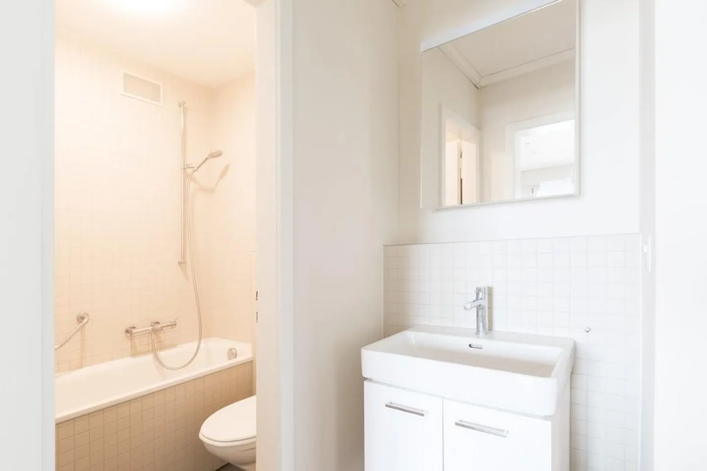 Geräumige Wohnung mit Balkon - Foto 6 von 7