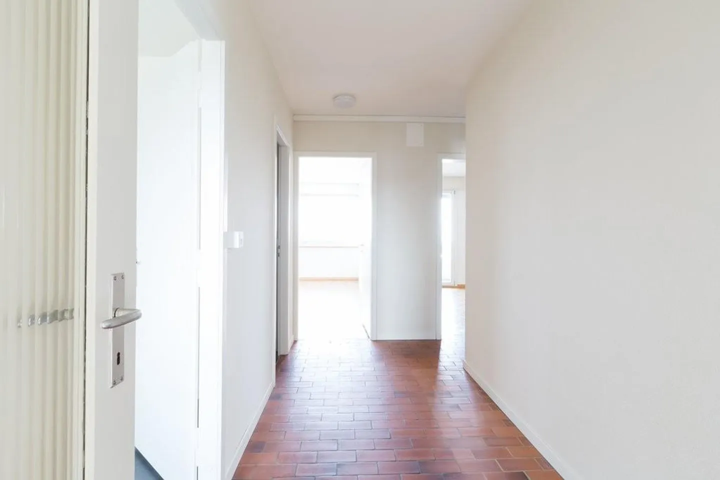 Geräumige Wohnung mit Balkon - Foto 7 von 7