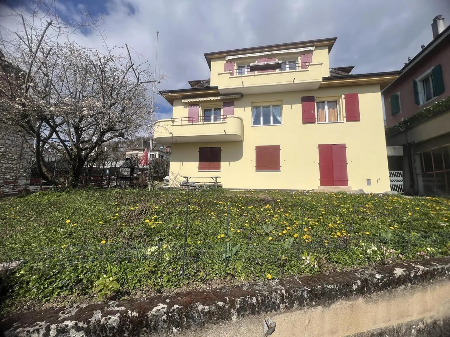 Charming garden-level apartment with a view of the lake and the Alps - Photo 9 of 11