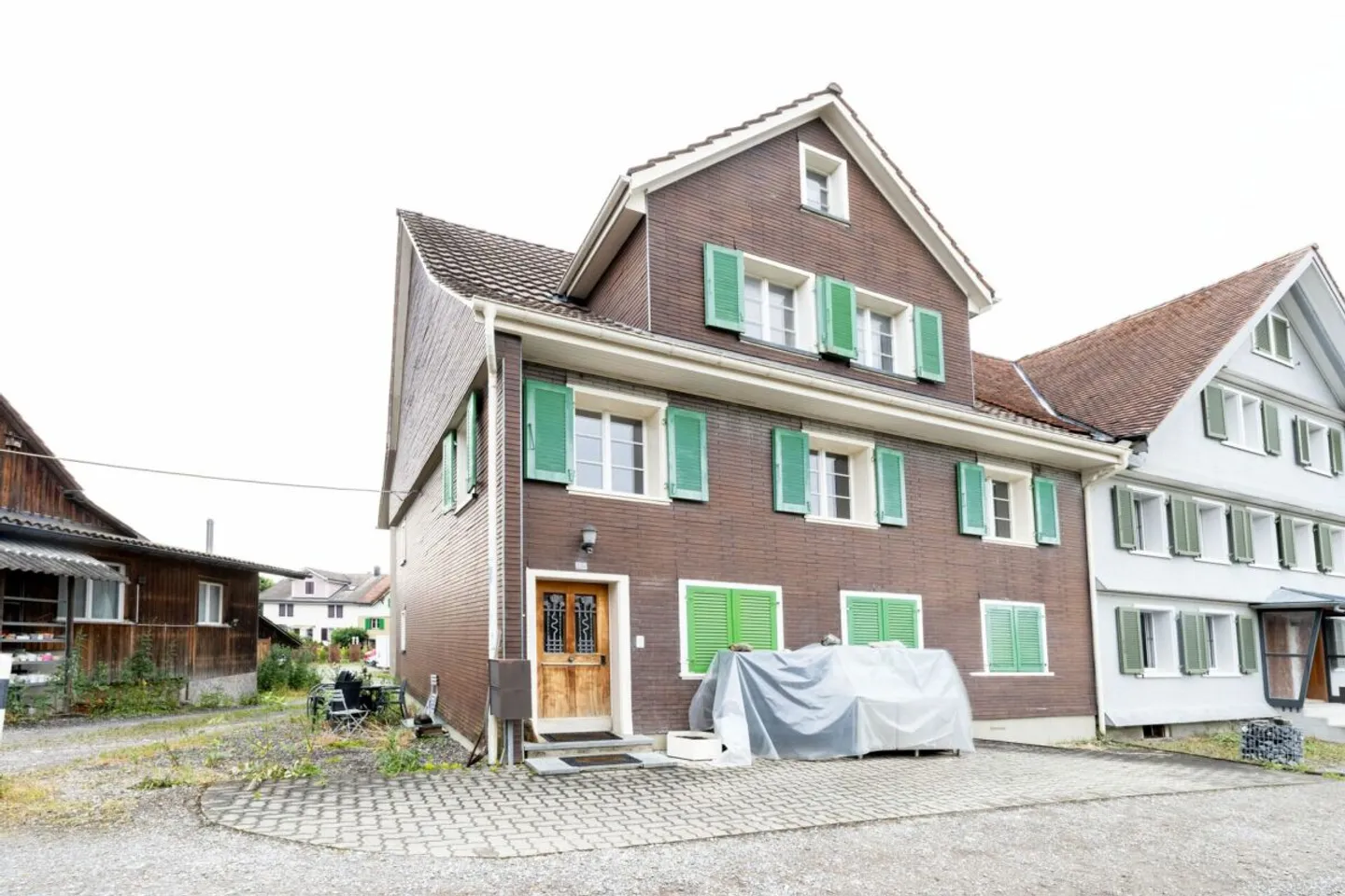 Zweifamilienhaus mit Ökonomiegebäude und vielseitigem Entwicklungspotenzial - Photo 4 sur 18