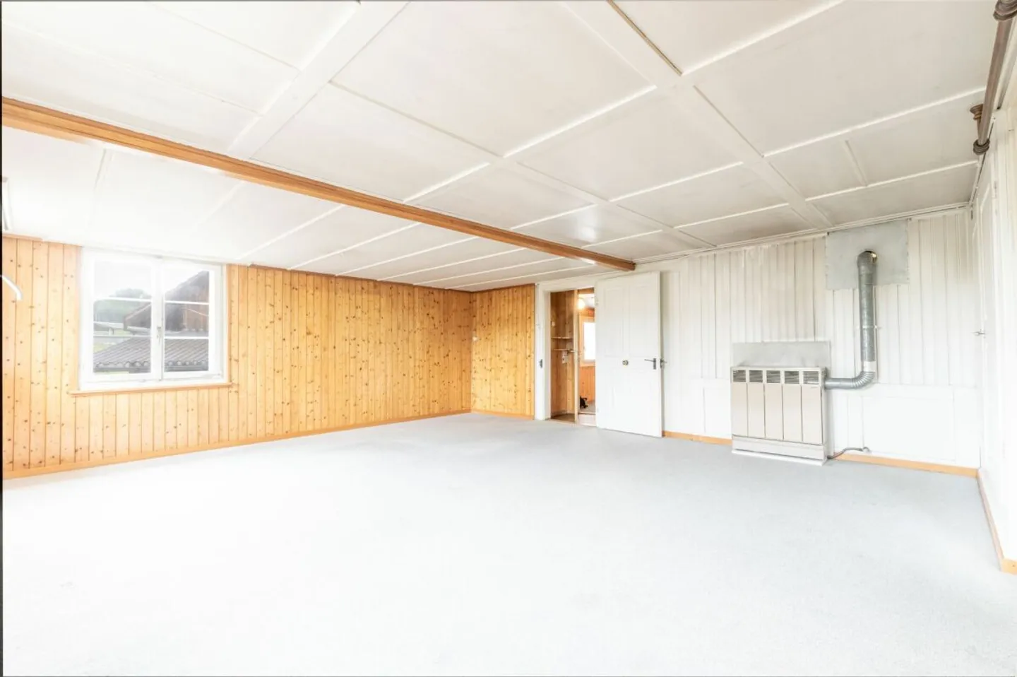 Zweifamilienhaus mit Ökonomiegebäude und vielseitigem Entwicklungspotenzial - Photo 6 sur 18