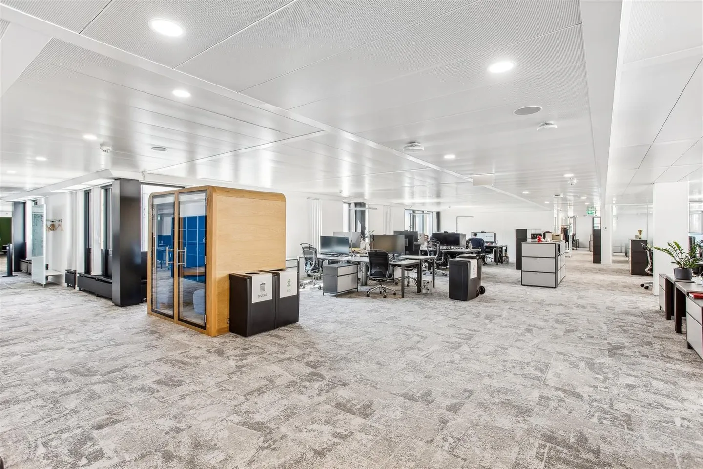 Surfaces de bureaux à louer secteur Acacias à Genève - Photo 2 sur 12