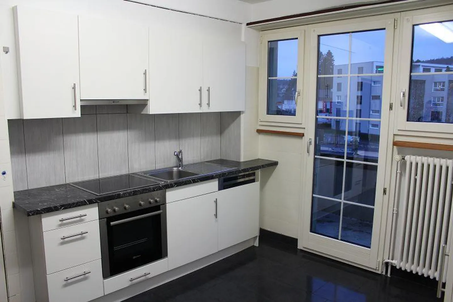 Residential building for sale - Photo 7 of 10