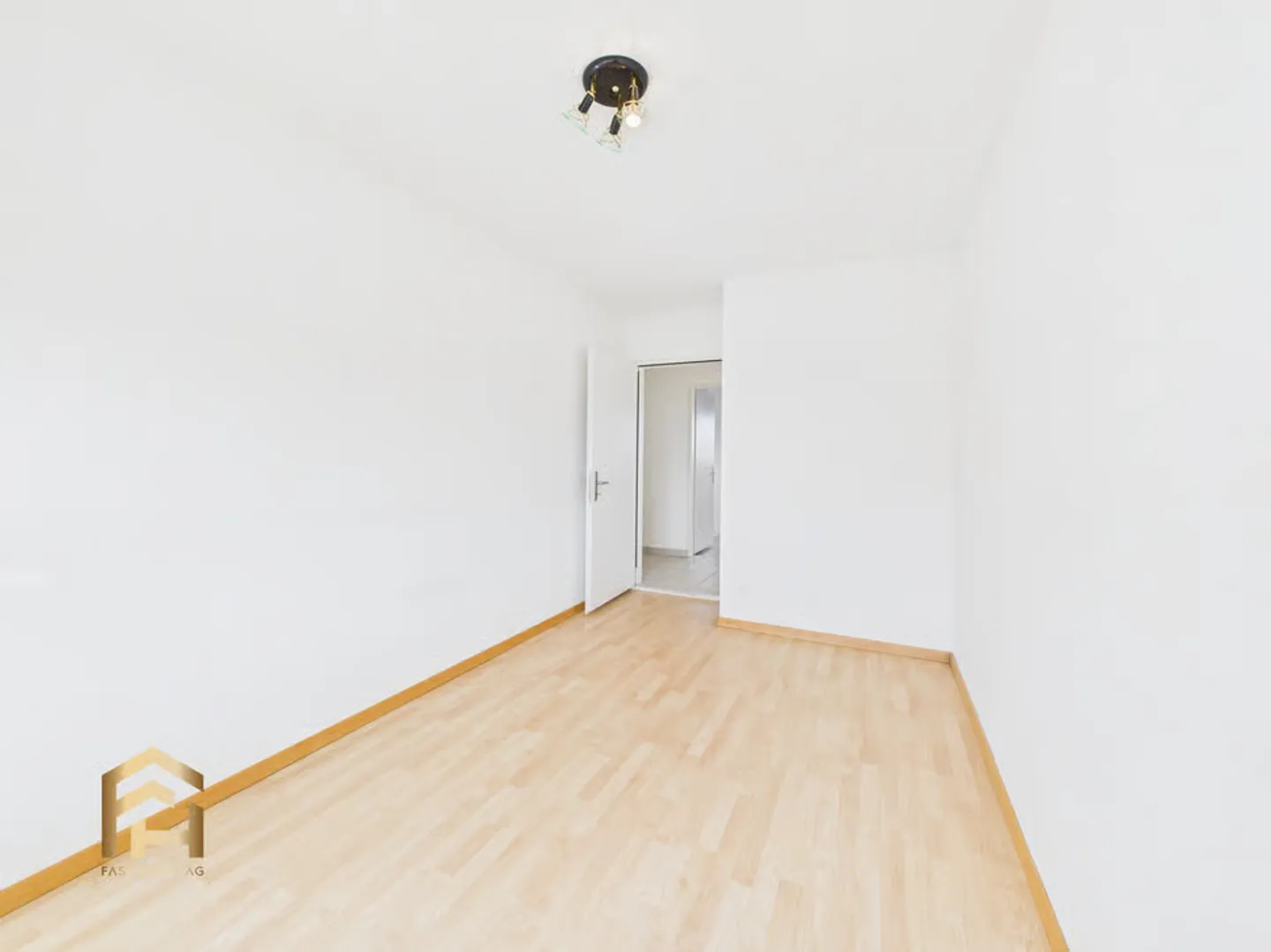 Appartamento familiare di 4,5 stanze con balcone - Foto 10 di 13