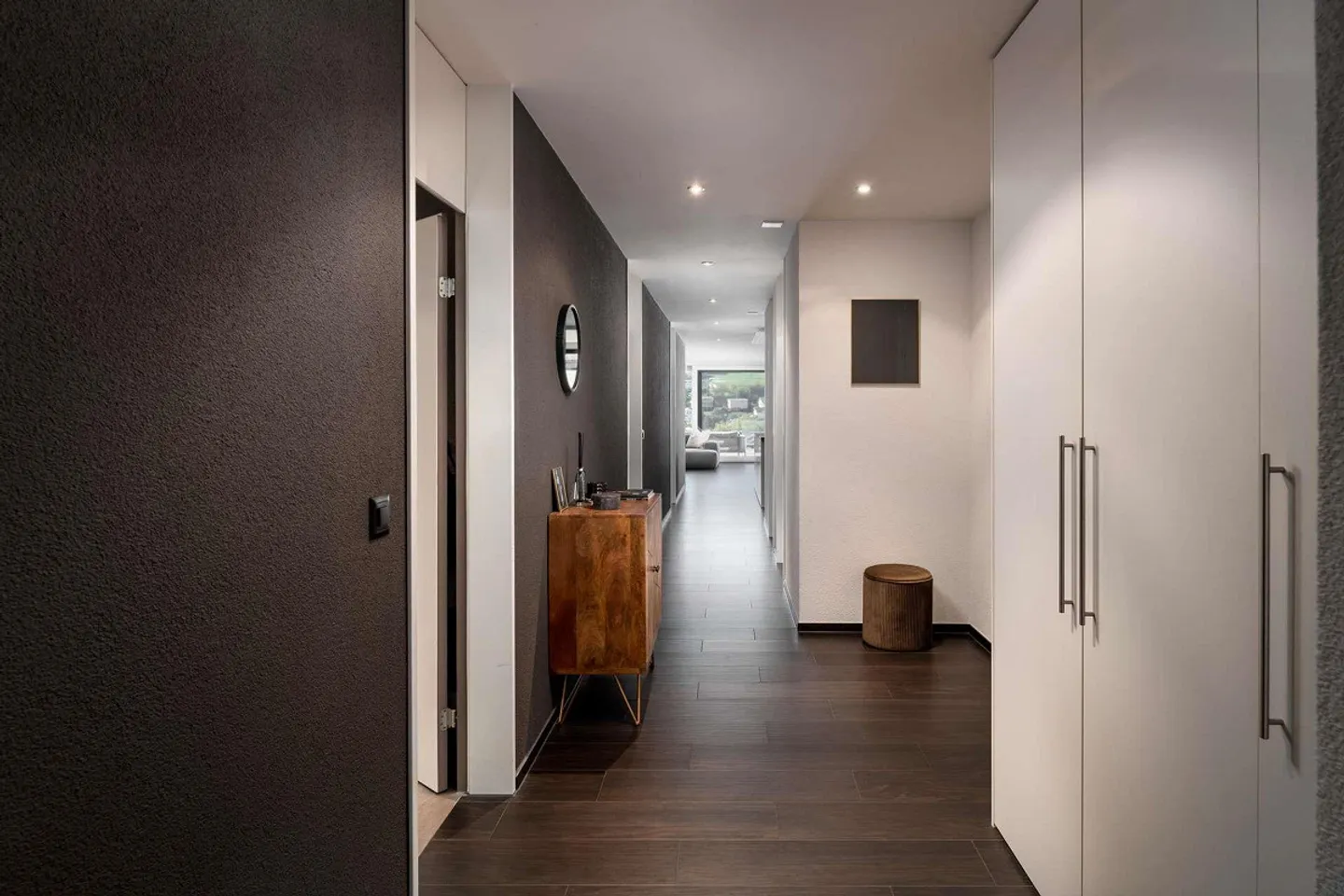 A Home to Feel Good: 4.5-Room Apartment with Generous Terrace - Photo 7 of 13