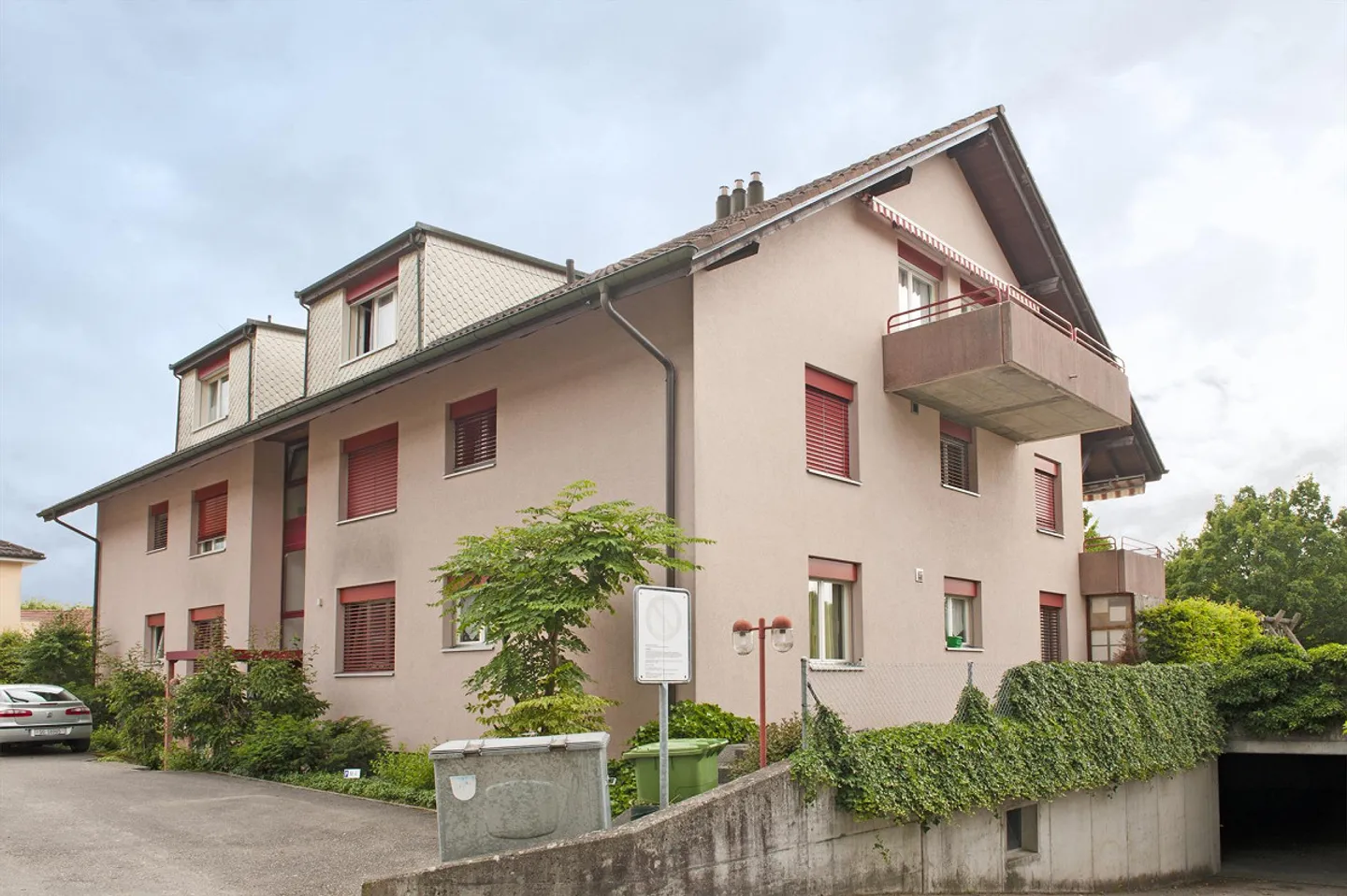 Beautiful 2.5 Room Attic Apartment in Grenchen - Photo 1 of 6