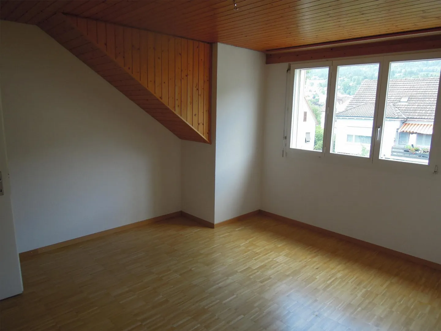 Beautiful 2.5 Room Attic Apartment in Grenchen - Photo 6 of 6
