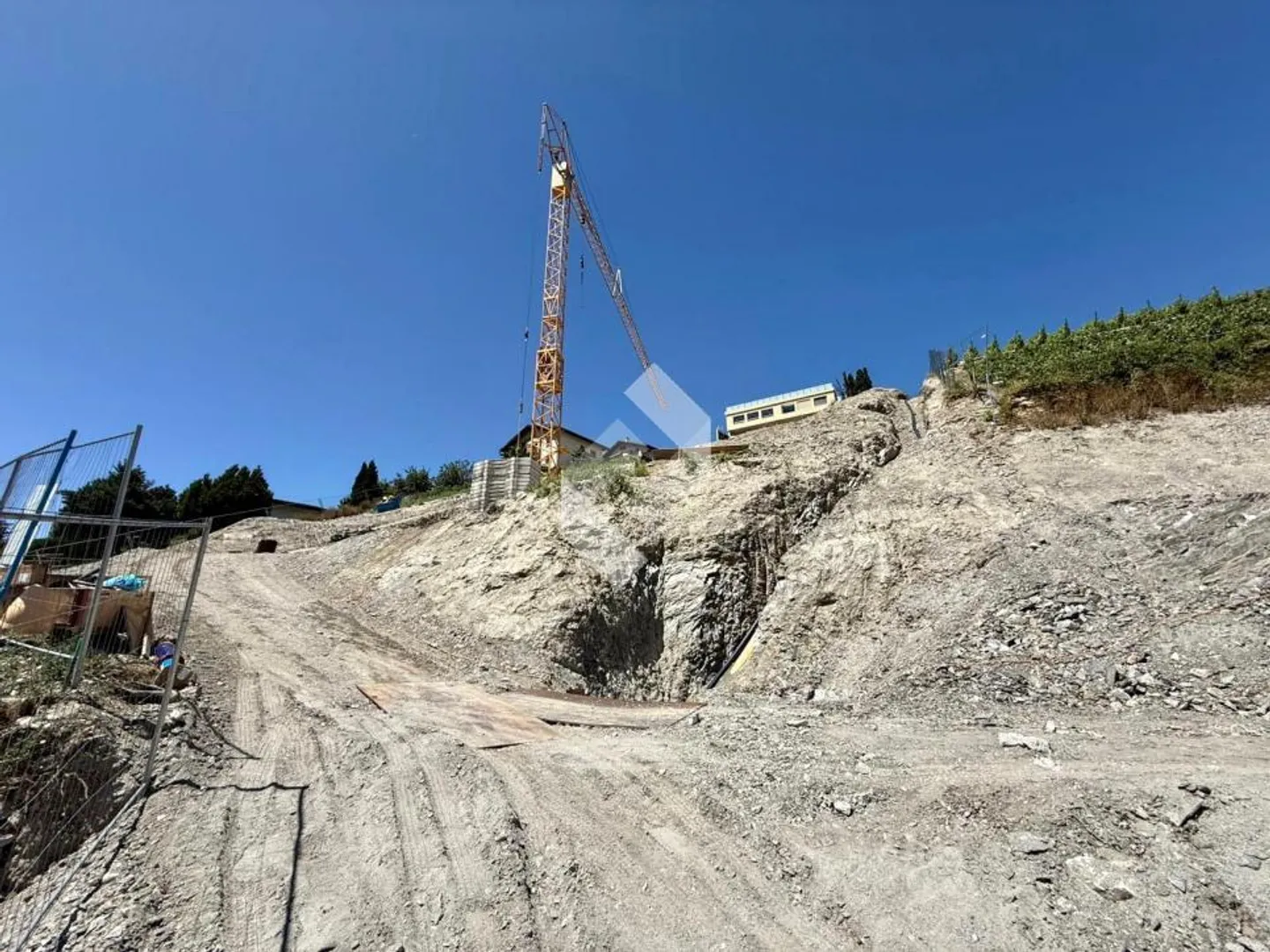 «Harmonie - Corin-de-la-Crête - 2. Etage auf der rechten Seite» - Foto 1 von 13