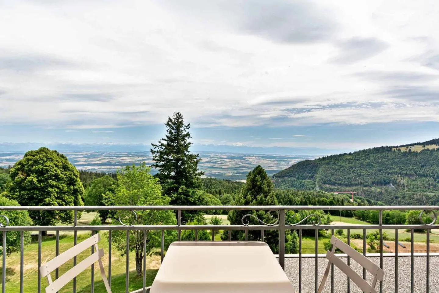 Une véritable art de vivre, entre l'intimité d'un appartement et le confort d'un hôtel renommé. - Photo 8 sur 11