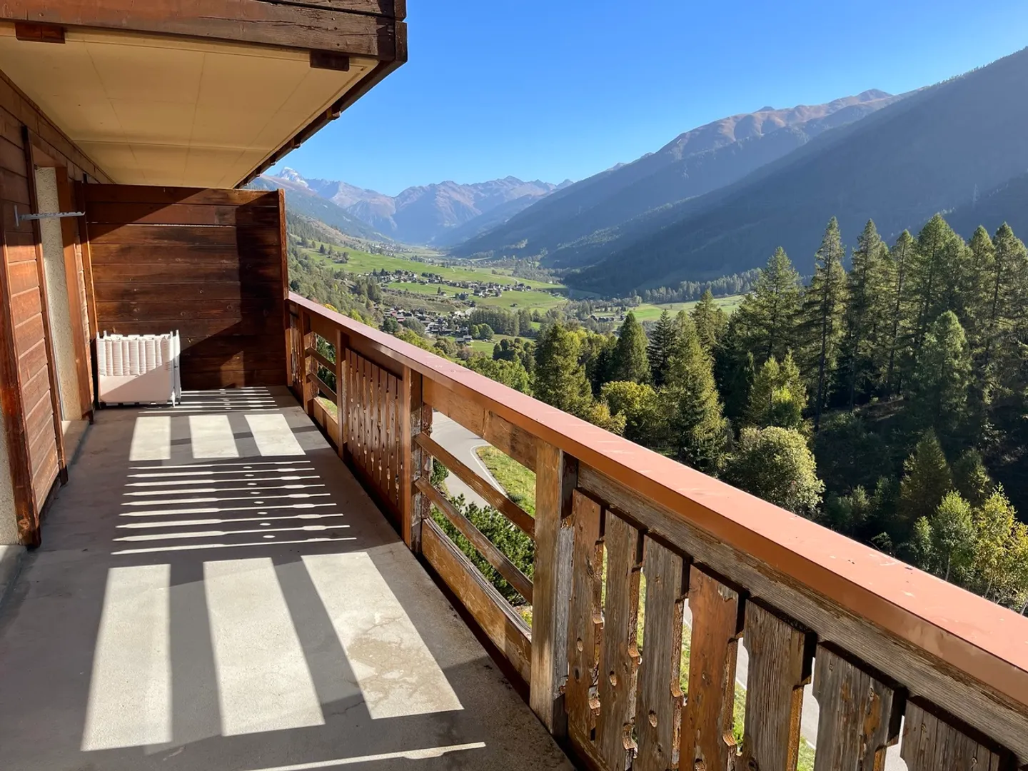 Appartamento 2,5 locali con vista panoramica sul Goms - Foto 2 di 9