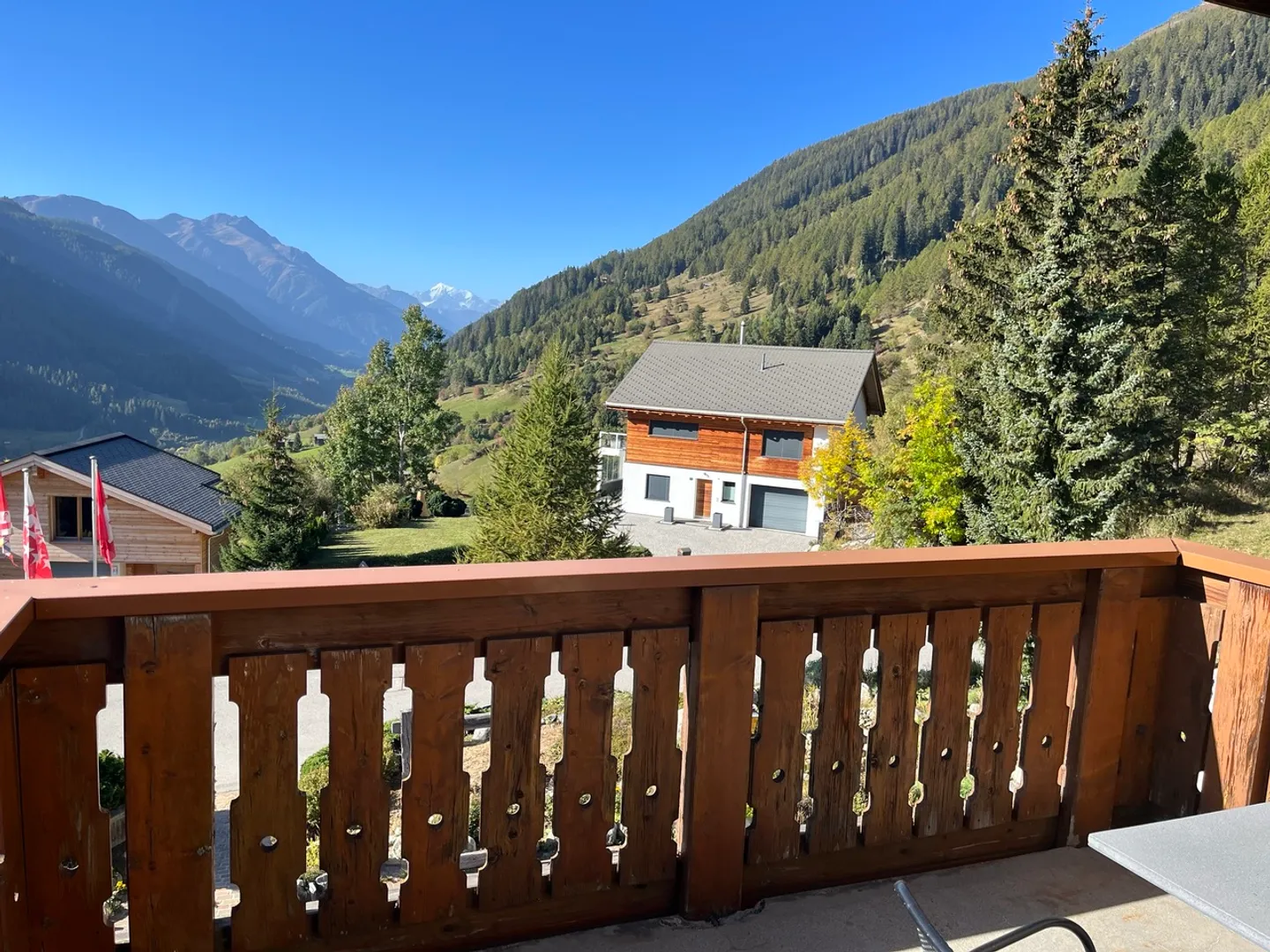 Appartamento 2,5 locali con vista panoramica sul Goms - Foto 3 di 9