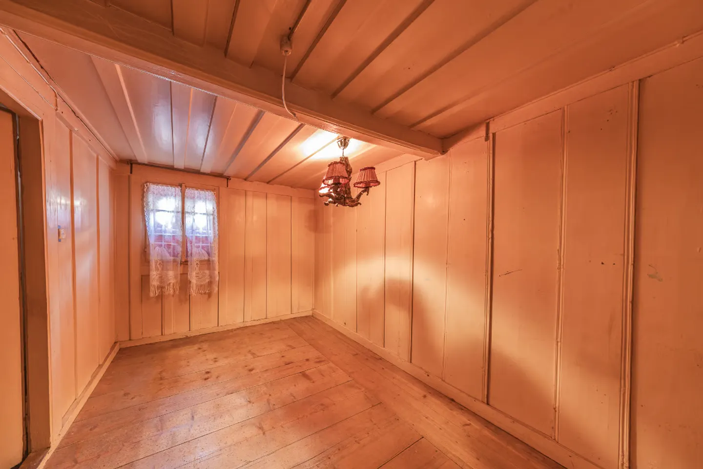 Casa caratteristica da reinventare nel cuore di Charmey - Foto 9 di 13