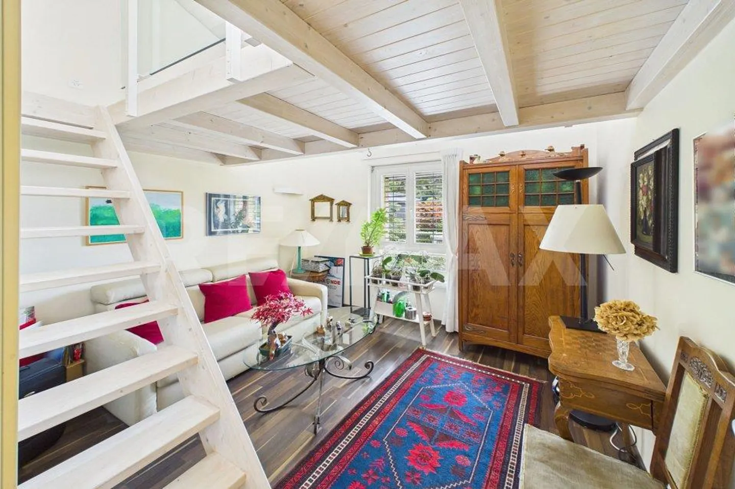 Elegantes Einfamilienhaus mit Garten - Foto 7 von 13