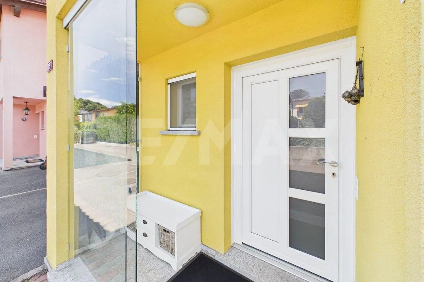 Elegantes Einfamilienhaus mit Garten - Foto 11 von 13