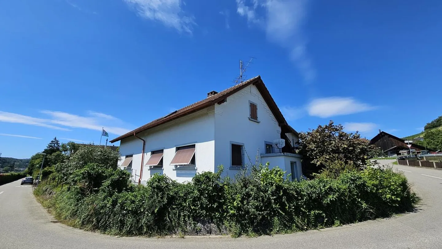 Detached 5-Room Family House in Thayngen - Photo 1 of 19