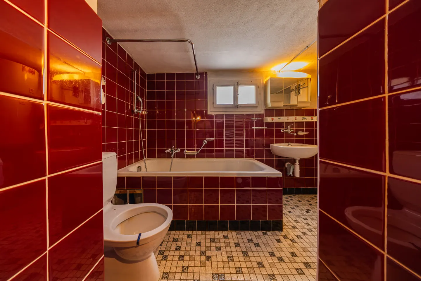 Casa caratteristica da reinventare nel cuore di Charmey - Foto 12 di 13
